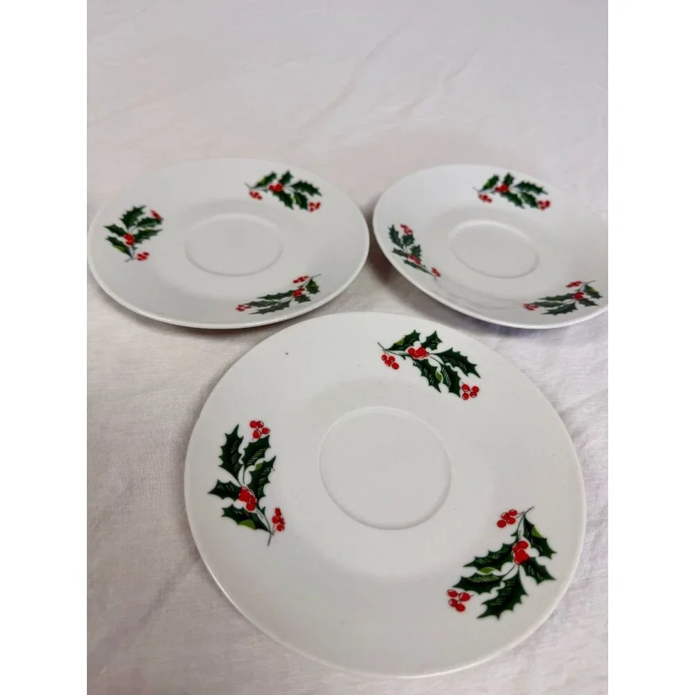 Alco Industries Holly & Berries Christmas teacup and saucer Vintage‎